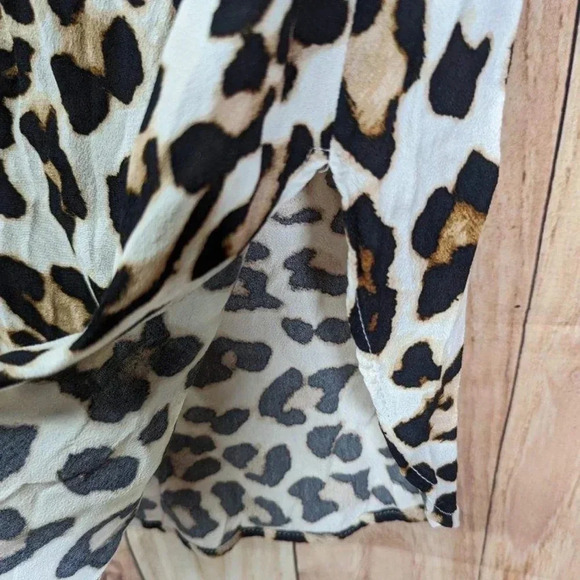 H&M Short-Sleeved Leopard Print Blouse Top size 2 NWOT - Picture 4 of 5